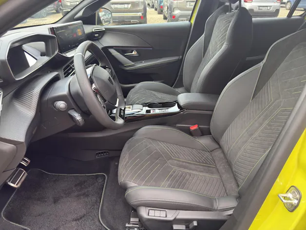 PEUGEOT 208 1.2 Hybrid 145 GT Exclusive