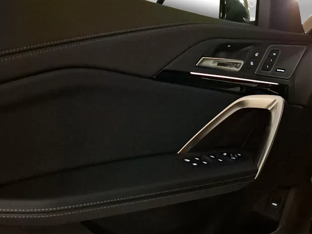 BMW X1 U11 30e xDrive paddles