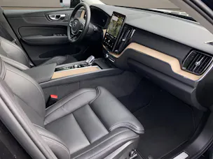 VOLVO XC60 2.0 B5 MH Plus Dark AWD