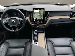 VOLVO XC60 2.0 B5 MH Plus Dark AWD
