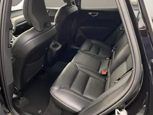 VOLVO XC60 2.0 B5 MH Plus Dark AWD
