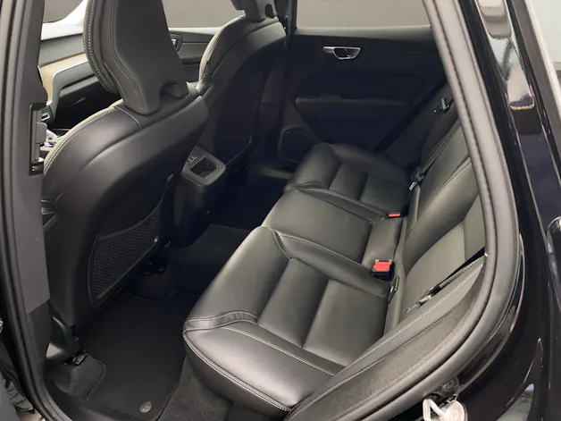 VOLVO XC60 2.0 B5 MH Plus Dark AWD
