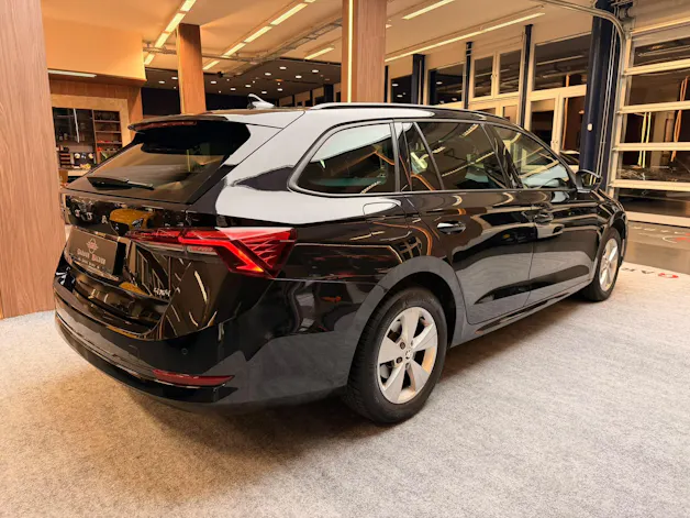 SKODA Octavia Combi 2.0 TDI Ambition 4x4 DSG