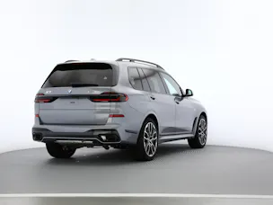 BMW X7 G07 40d xDrive SAG