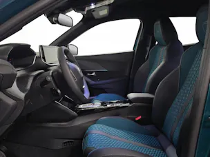 PEUGEOT 2008 1.2 Hybrid Envy