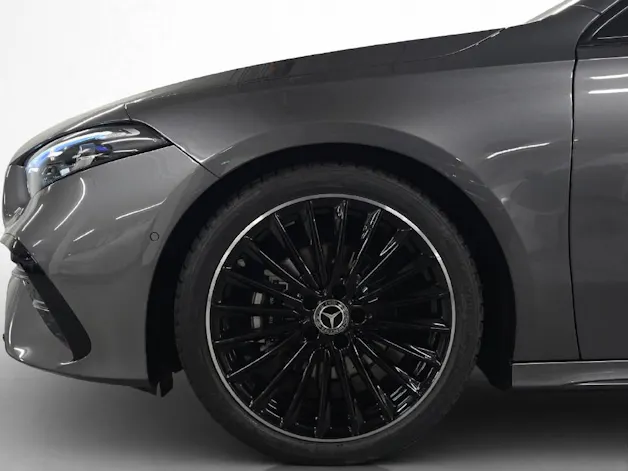MERCEDES-BENZ A 200 AMG Line Night Star