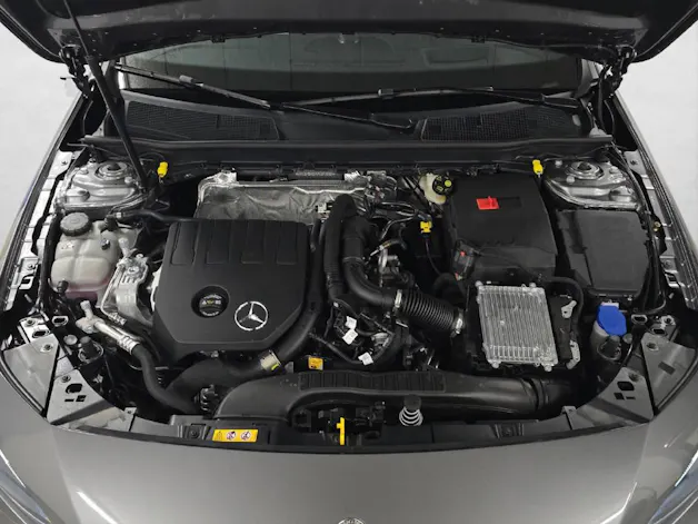 MERCEDES-BENZ A 200 AMG Line Night Star