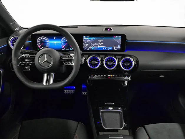 MERCEDES-BENZ A 200 AMG Line Night Star