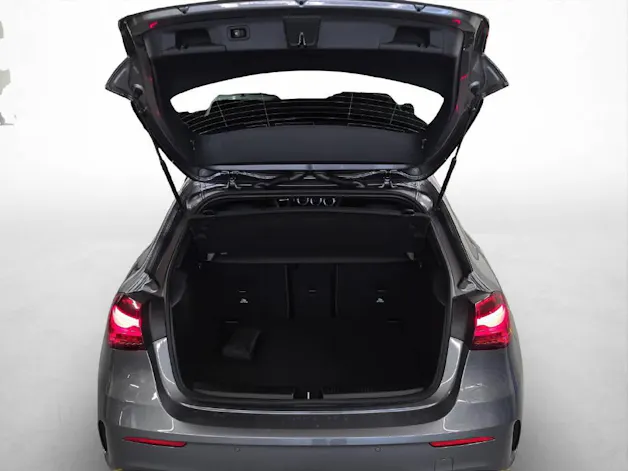 MERCEDES-BENZ A 200 AMG Line Night Star