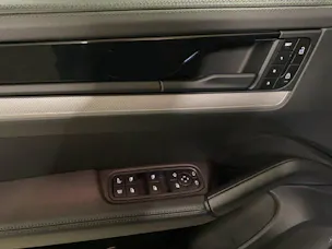 PORSCHE Cayenne 3.0 V6 E-Hybrid Facelift