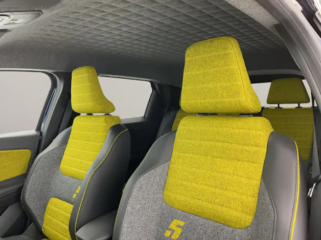 RENAULT R5 E-Tech Comfort Range iconic five