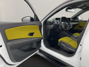 RENAULT R5 E-Tech Comfort Range iconic five
