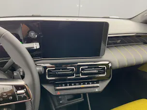 RENAULT R5 E-Tech Comfort Range iconic five