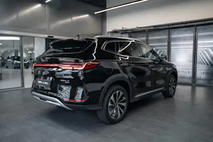 BYD Seal U DM-i Design AWD - 324 PS