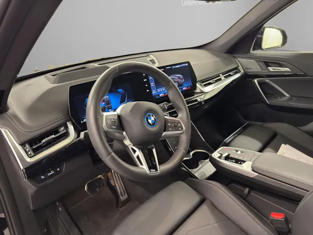 BMW X1 U11 30e xDrive paddles