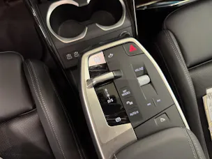 BMW X1 U11 30e xDrive paddles
