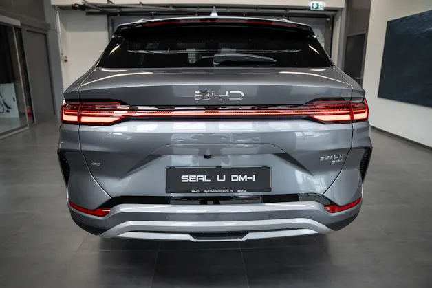 BYD Seal U DM-i Design AWD - 324 PS