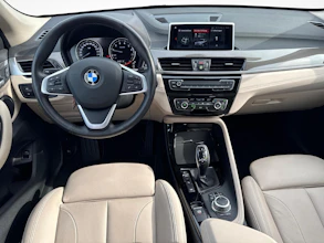 https://vehicle.imgix.net/4517166/87ed207f-c2fe-43fe-b2f5-3b63b1f06379.jpg