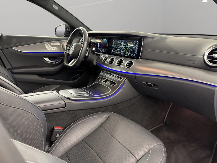 image du véhicule MERCEDES-BENZ E 400