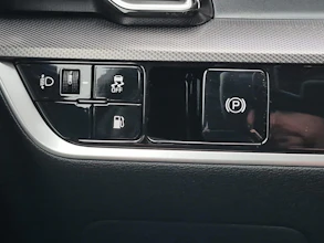 https://vehicle.imgix.net/4517242/a18191d7-9ec7-4855-8204-e08ade852209.jpg