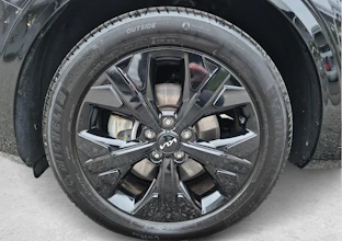 https://vehicle.imgix.net/4517242/fe5c4386-c316-4087-84b2-22d98e8a51c6.jpg