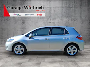 Toyota Auris 1.8 HSD Linea Sol