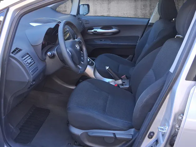 Toyota Auris 1.8 HSD Linea Sol
