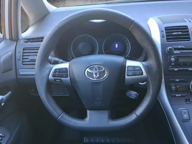 Toyota Auris 1.8 HSD Linea Sol