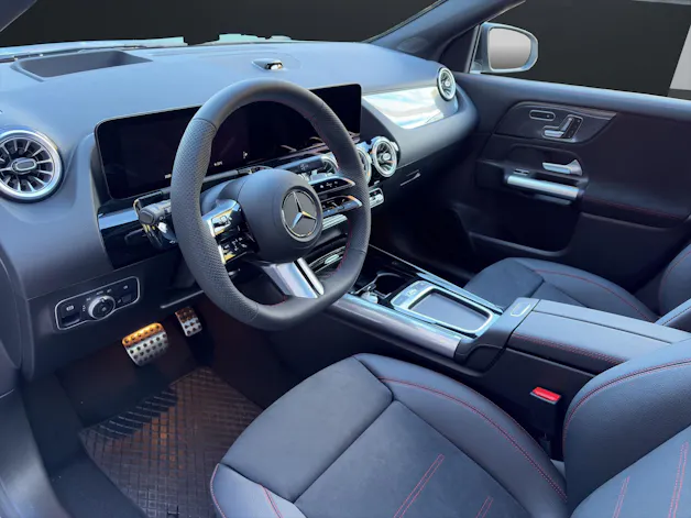 MERCEDES-BENZ GLA-Klasse H247 GLA 250 Swiss Star AMG Line 4matic