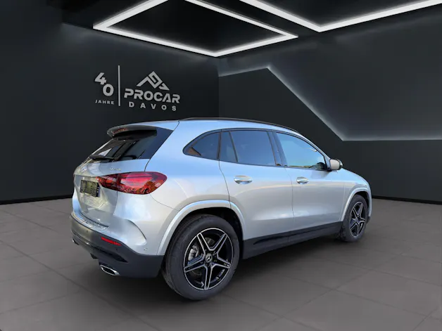 MERCEDES-BENZ GLA-Klasse H247 GLA 250 Swiss Star AMG Line 4matic
