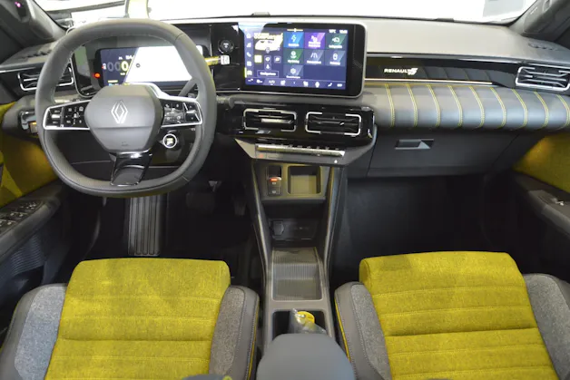 RENAULT R5 E-Tech Comfort Range iconic five