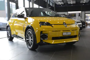 RENAULT R5 E-Tech Comfort Range iconic five