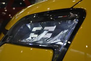 RENAULT R5 E-Tech Comfort Range iconic five