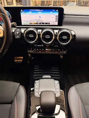MERCEDES-BENZ A-Klasse V177 Limousine A 200 AMG Line