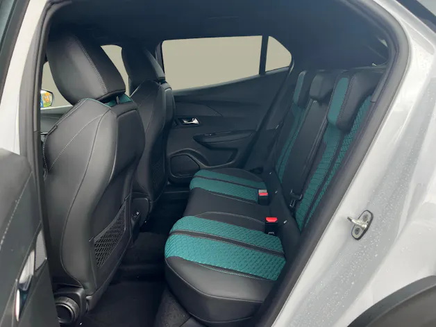 PEUGEOT 2008 1.2 Hybrid Envy