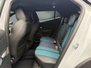 Fahrzeugbild PEUGEOT 2008 1.2 Hybrid Envy