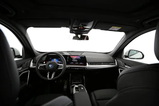 https://vehicle.imgix.net/4517652/5703efa9-ea1e-4781-b6ed-1f561e8128d5.jpg