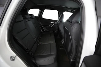 https://vehicle.imgix.net/4517652/ced0b6b3-d77e-47fc-acdd-40d6b1631484.jpg