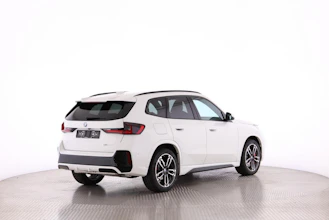 https://vehicle.imgix.net/4517652/ed557216-9d91-4798-a26d-574f5089af98.jpg