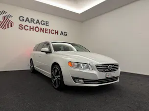 VOLVO V70 2.4 D5 Summum AWD
