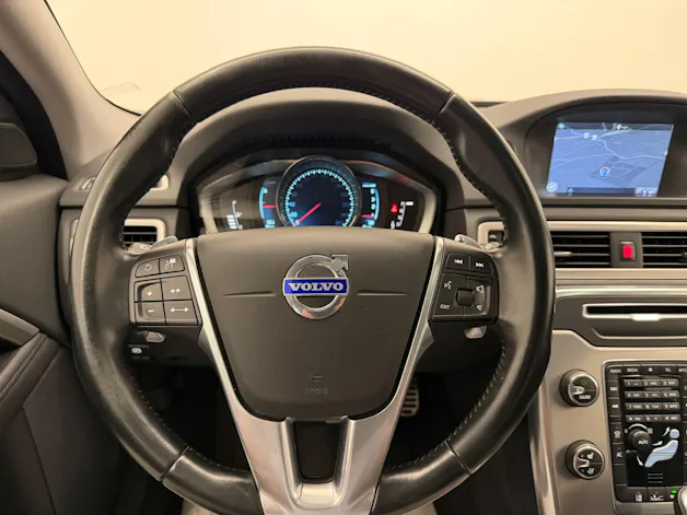 VOLVO V70 2.4 D5 Summum AWD