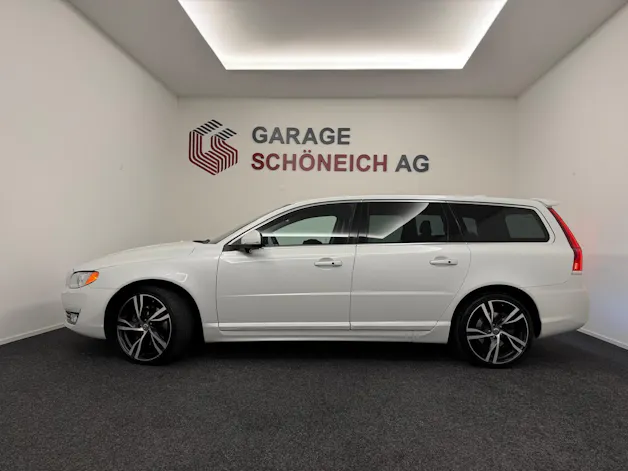 VOLVO V70 2.4 D5 Summum AWD