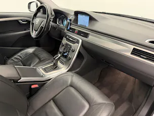 VOLVO V70 2.4 D5 Summum AWD
