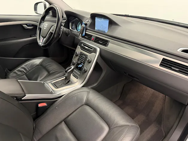 VOLVO V70 2.4 D5 Summum AWD