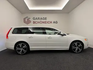 VOLVO V70 2.4 D5 Summum AWD