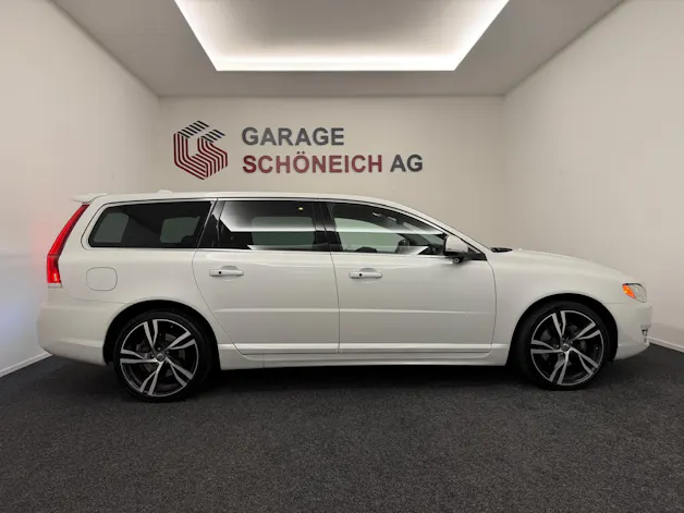VOLVO V70 2.4 D5 Summum AWD