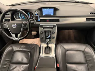 VOLVO V70 2.4 D5 Summum AWD
