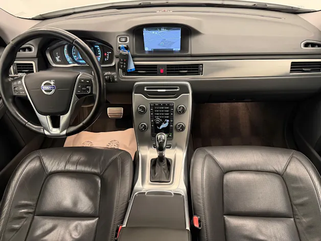 VOLVO V70 2.4 D5 Summum AWD