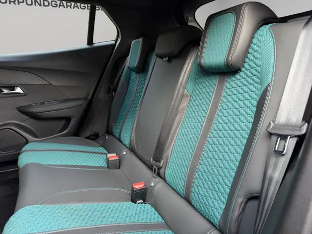 PEUGEOT 2008 Hybrid 145 GT ENVY
