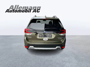 Subaru Forester Station 2.0i e-Boxer Swiss Plus